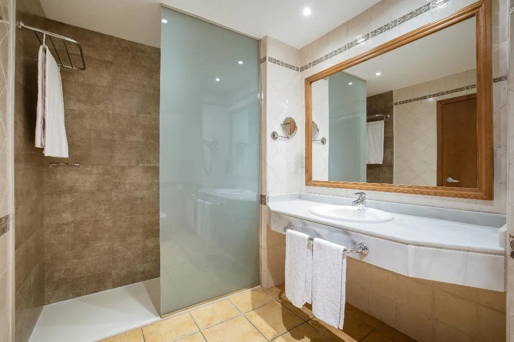 Double or Twin SEA VIEW Room, Hotel IPV Palace & Spa, Costa Del Sol