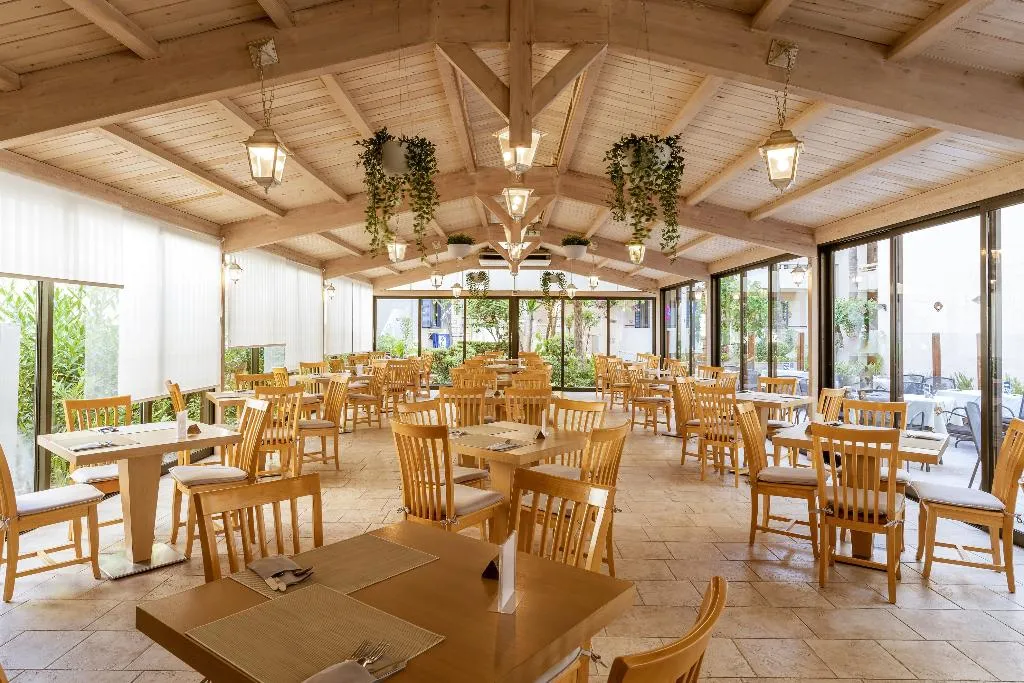 Restaurant, Pearl Beach, Crete