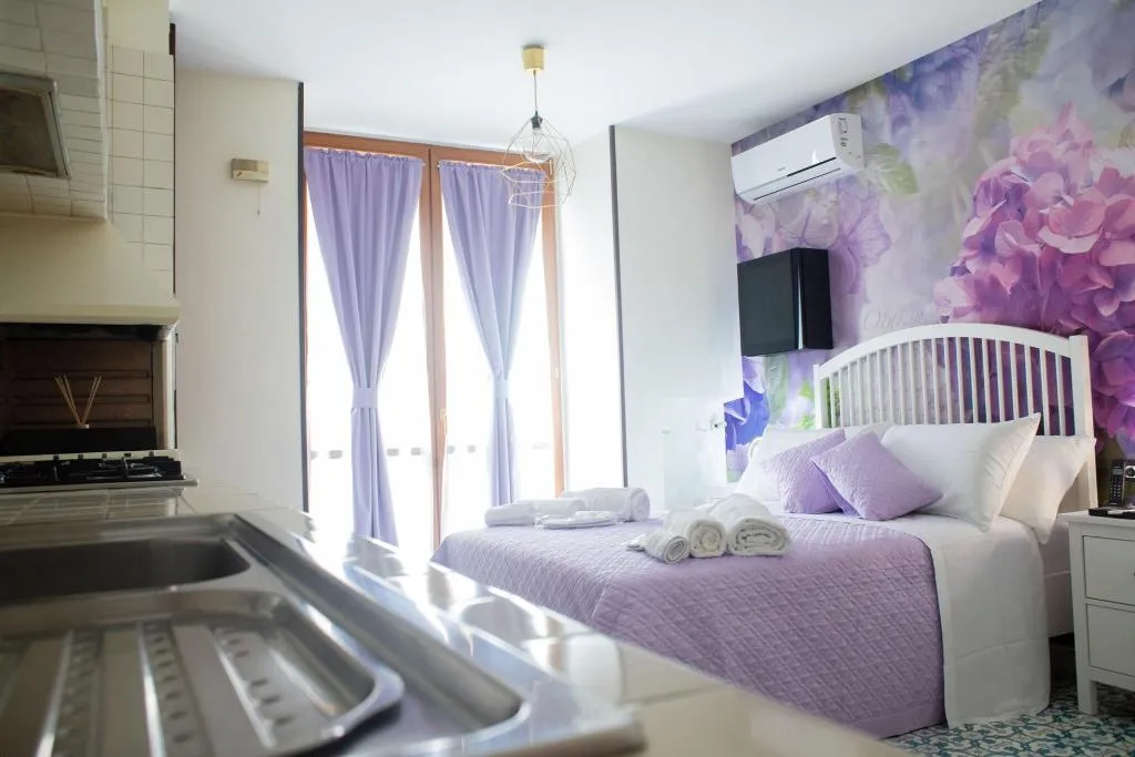 Room, Bed Boutique Napoli Colors, Naples