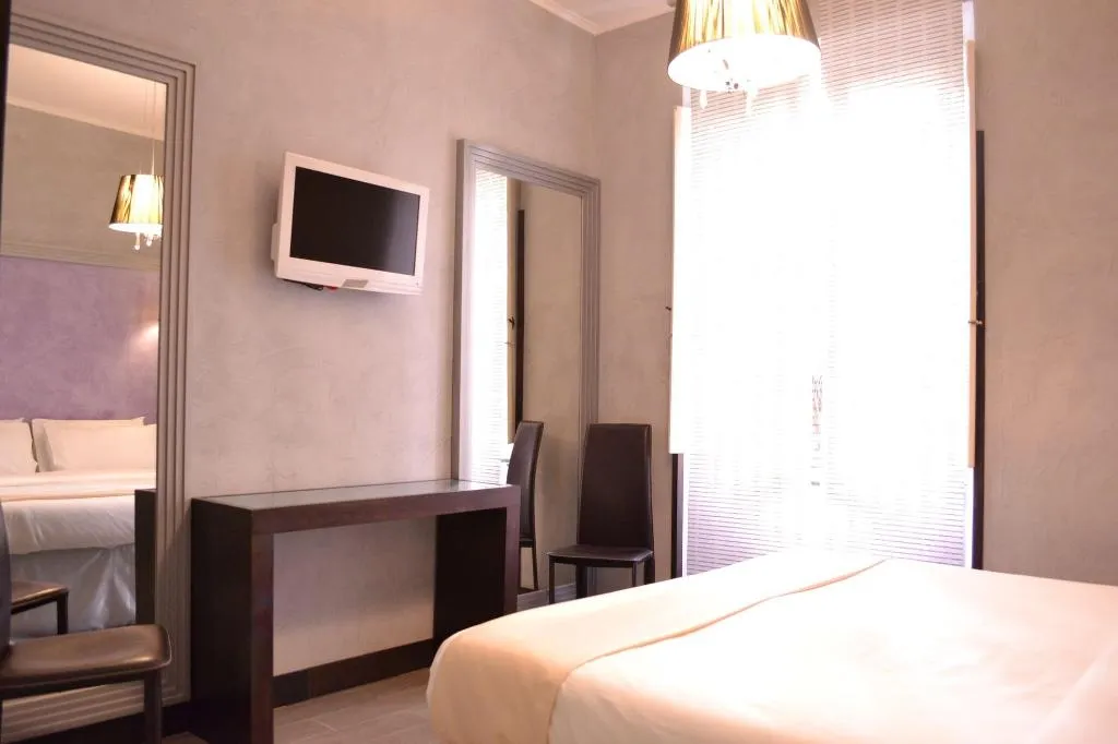 Room, Tiburtina House, Rome