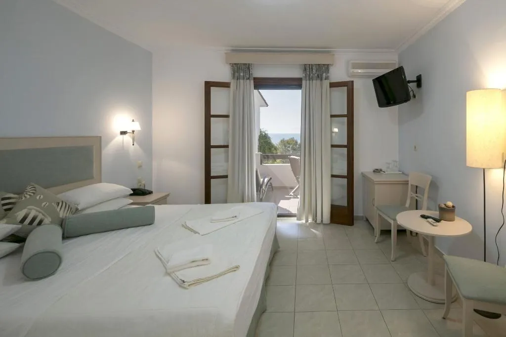 Room, Magic, Skiathos