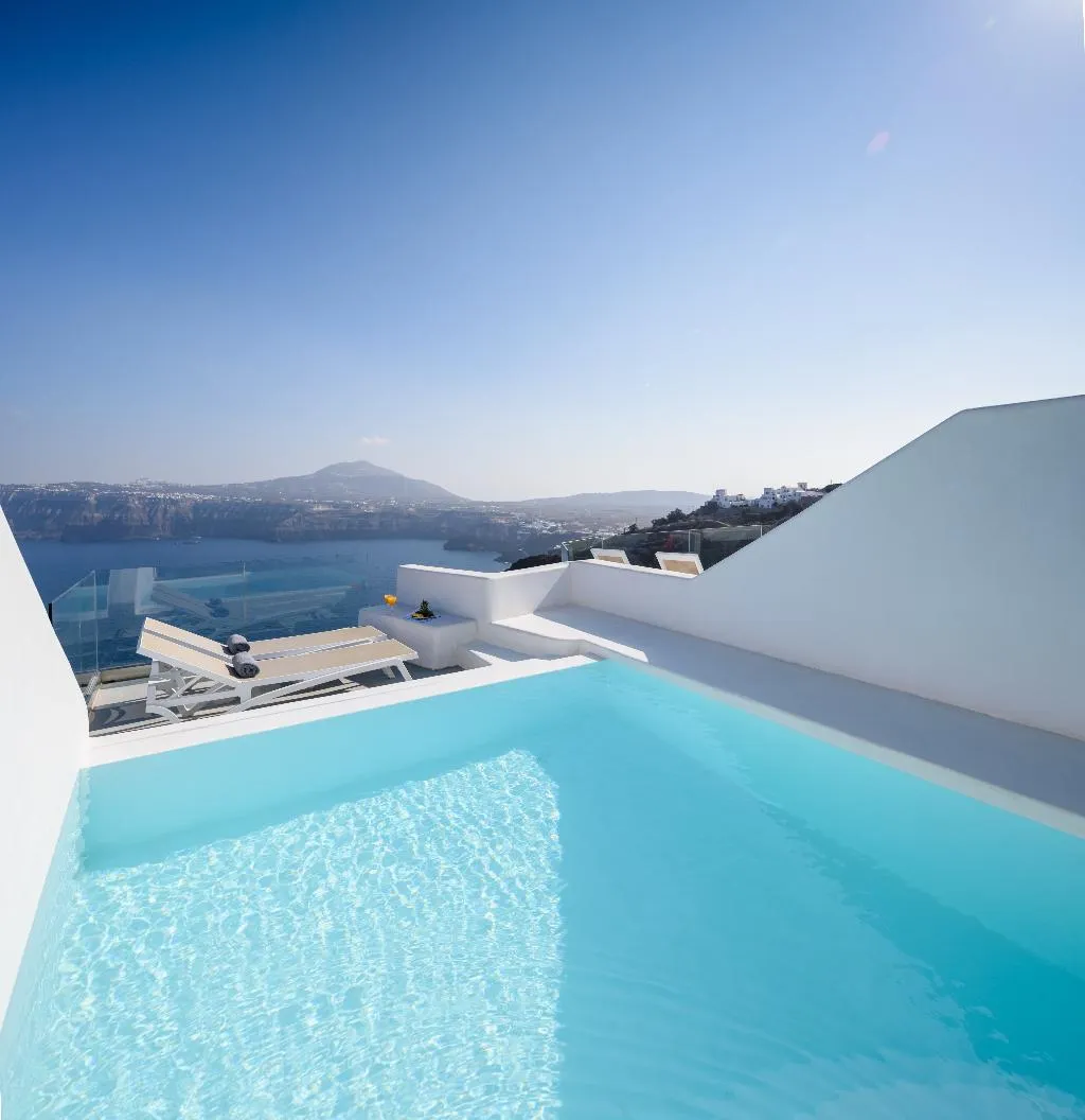 JUNIOR SUITE WITH PRIVATE POOL Room, Maison des Lys, Santorini