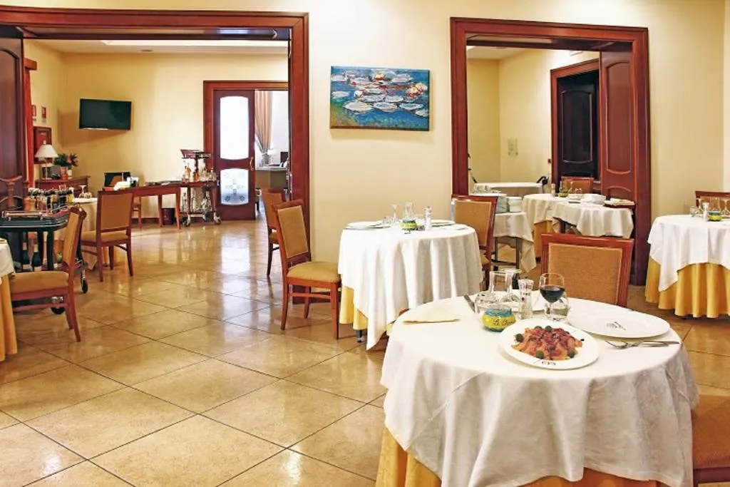 Restaurant, Le Cheminee Business Hotel, Naples