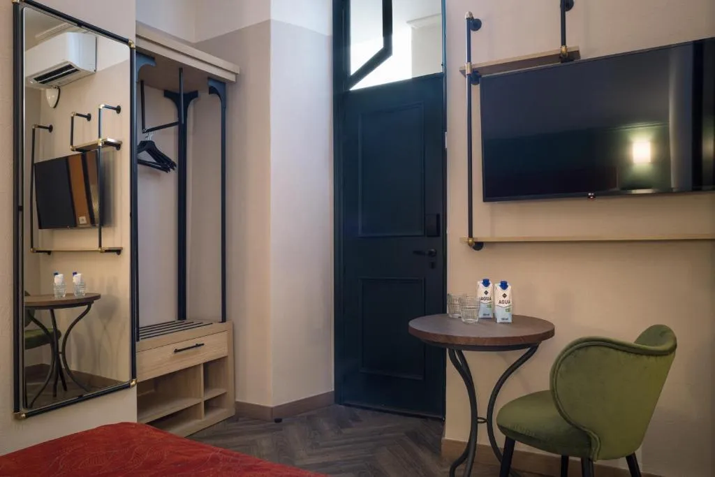 DOUBLE INNER Room, Honest Sevilla, Seville