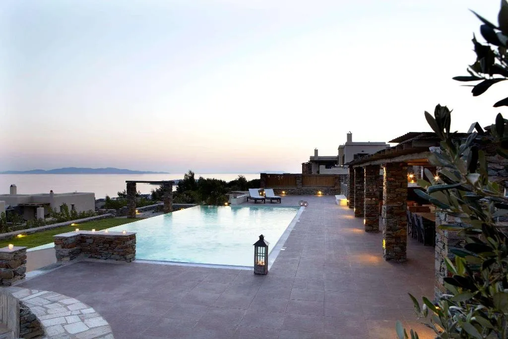 Pool, Diles & Rinies, Mykonos