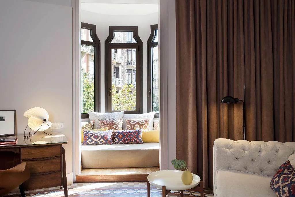 Room, Alexandra Barcelona, Curio Collection by Hilton, Barcelona