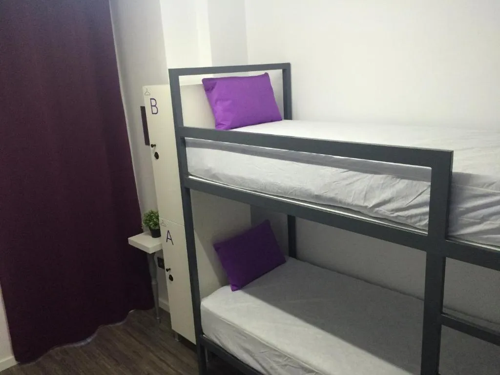 Bed in dormitory FEMALE ROOM Room, Chameleon Hostel Alicante, Costa Blanca
