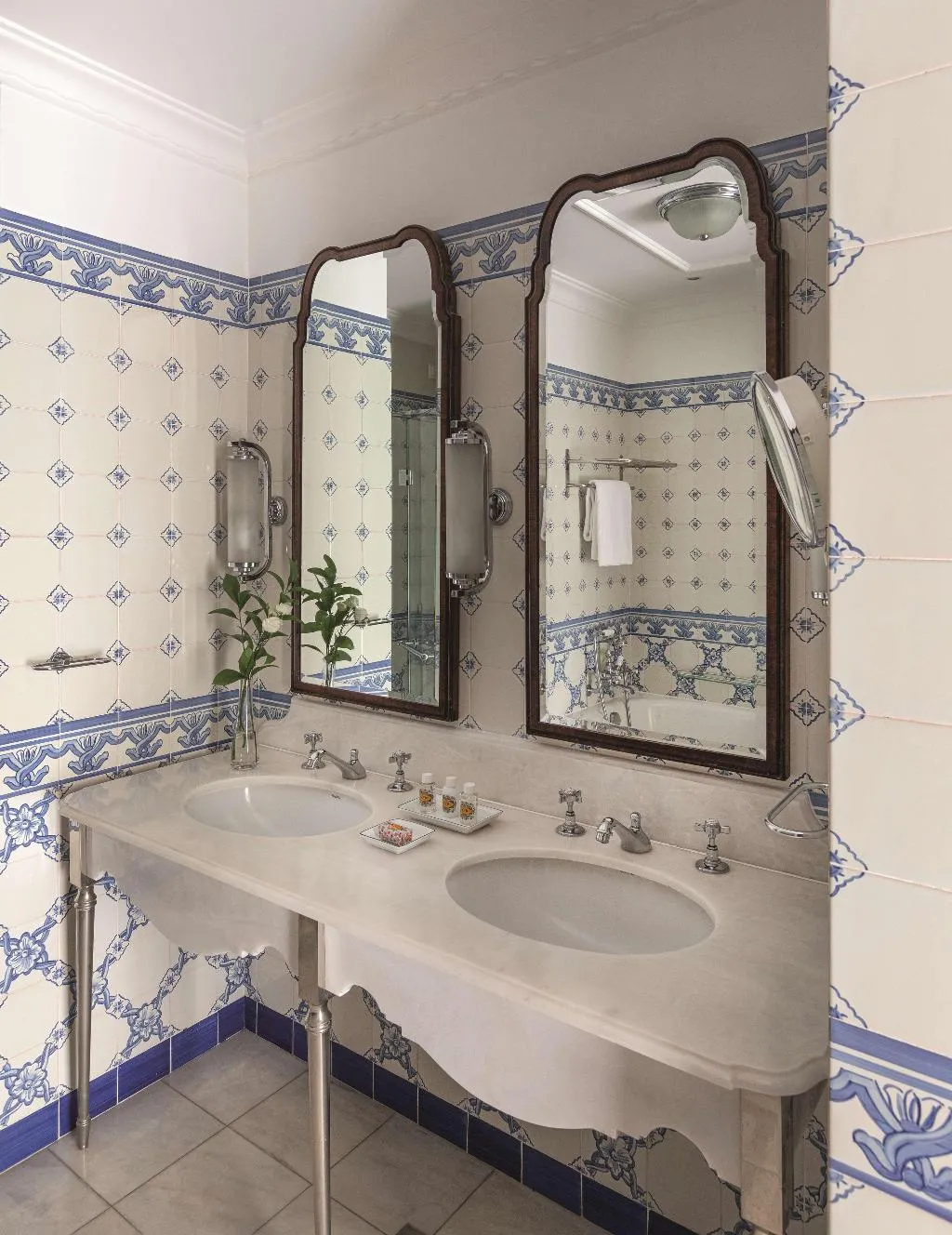 JUNIOR SUITE DELUXE Room, Reid's Palace, A Belmond Hotel, Madeira, Madeira