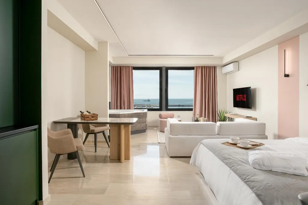 QUADRUPLE SUPERIOR QUEEN BED Room, Sea And The City, Halkidiki