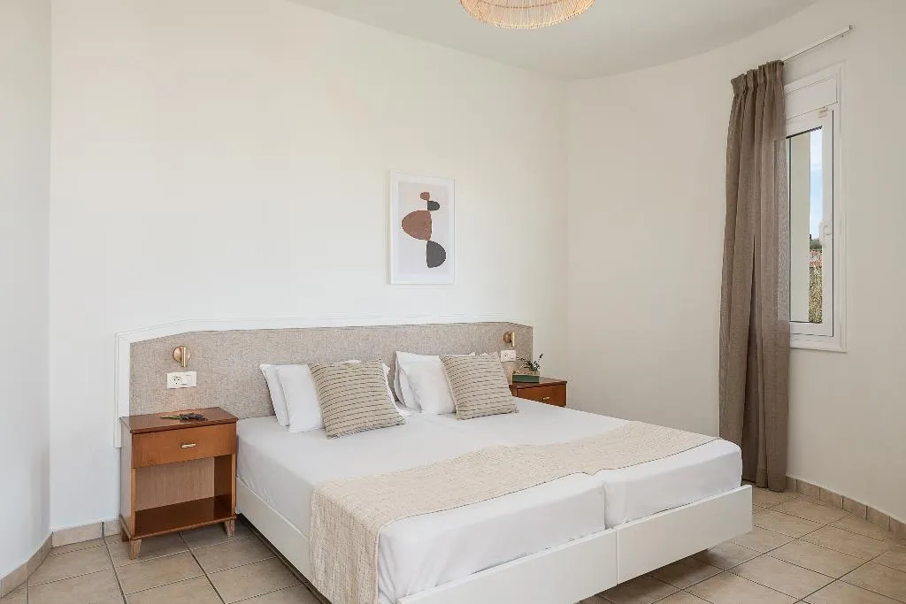 SUITE ONE BEDROOM ONE BATHROOM Room, Artemis Apartments, Crete