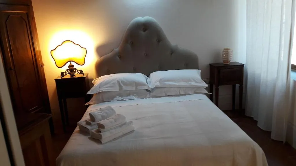 Room, B B Righi In Santa Croce, Florence