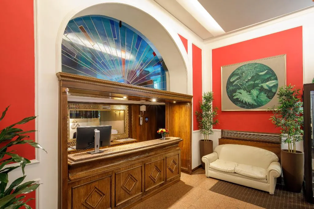 Lobby, Oxford, Rome