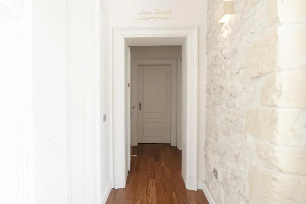SUITE CAPACITY 3 Room, Villa Fanny, Cagliari