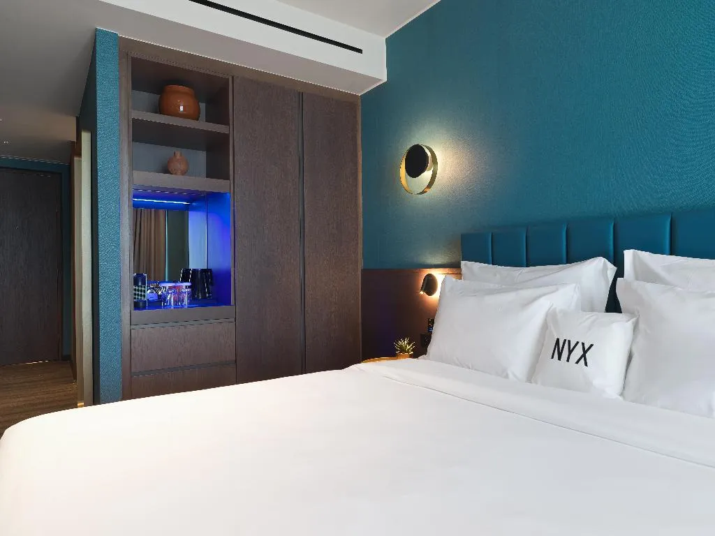 DOUBLE DELUXE Room, NYX Esperia Palace Athens by Leonardo Hotels, Athens
