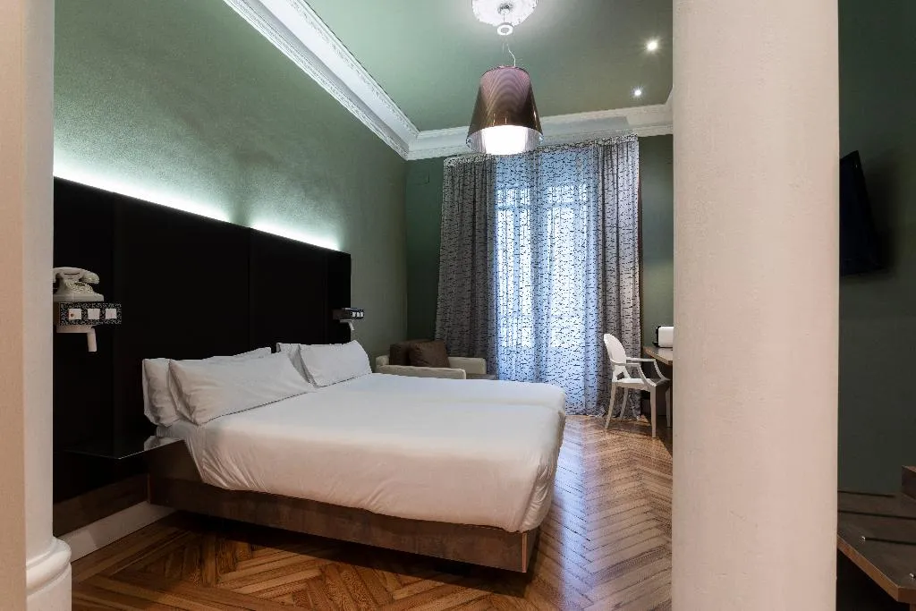 DOUBLE SUPERIOR Room, Petit Palace Lealtad Plaza, Madrid