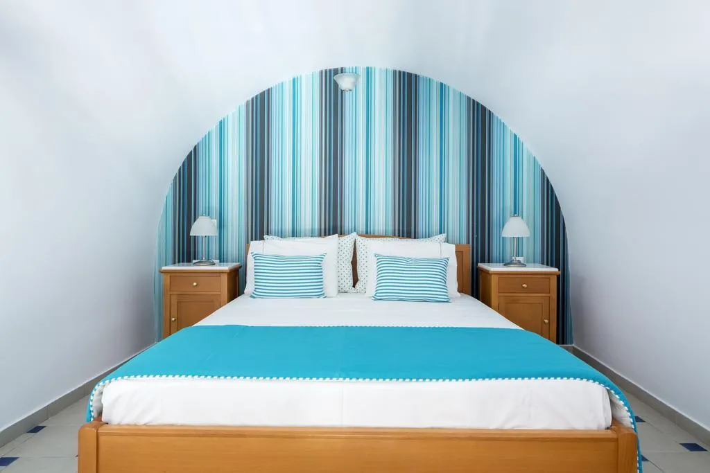 Double or Twin CAPACITY 2 Room, Santellini Hotel, Santorini