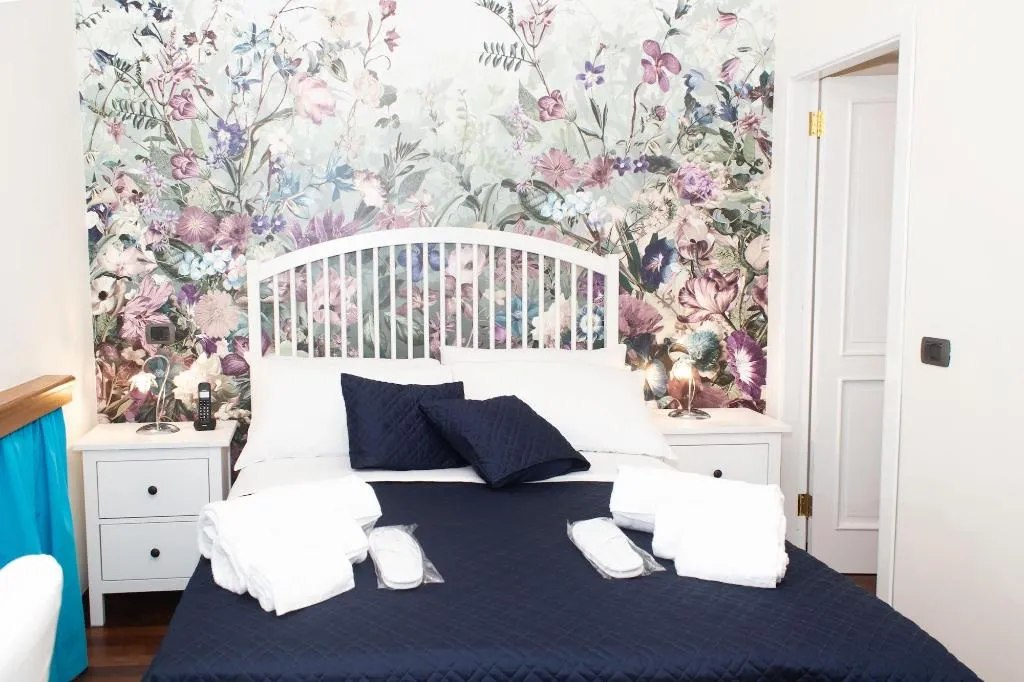Room, Bed Boutique Napoli Colors, Naples