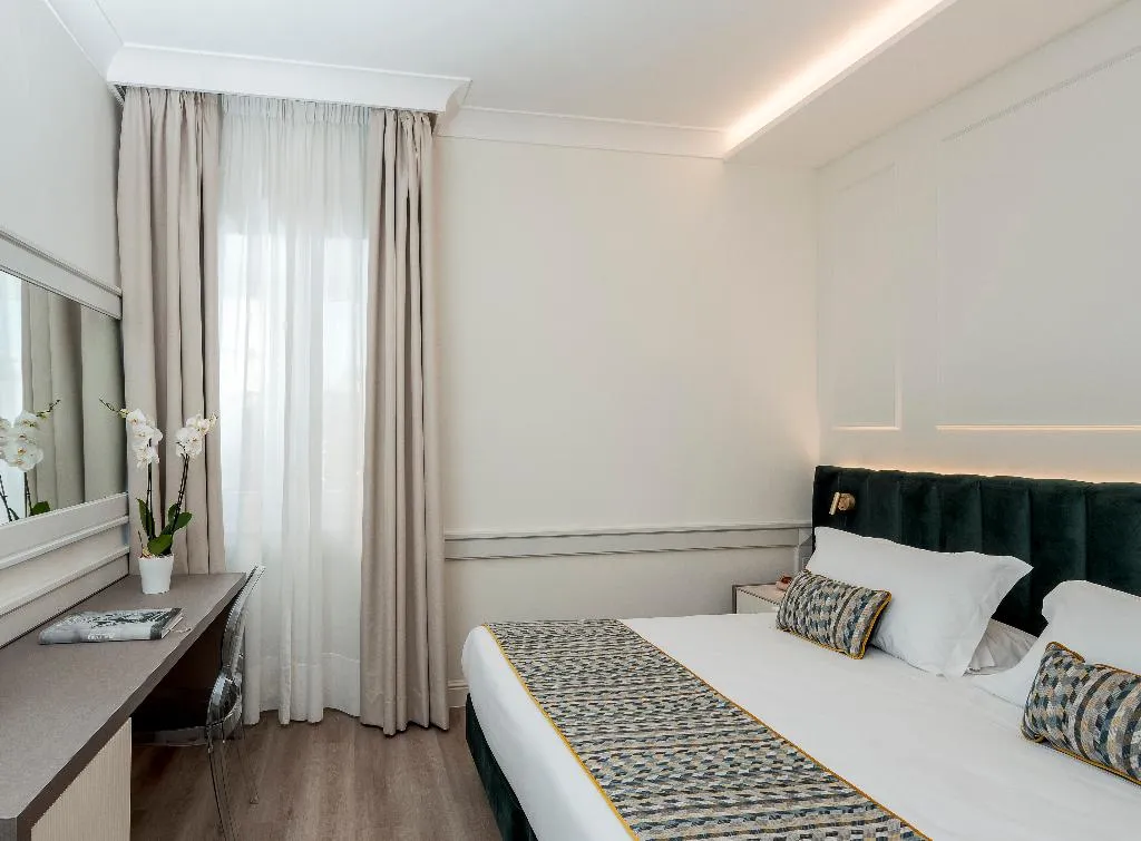 Double or Twin SUPERIOR Room, Michelangelo, Naples