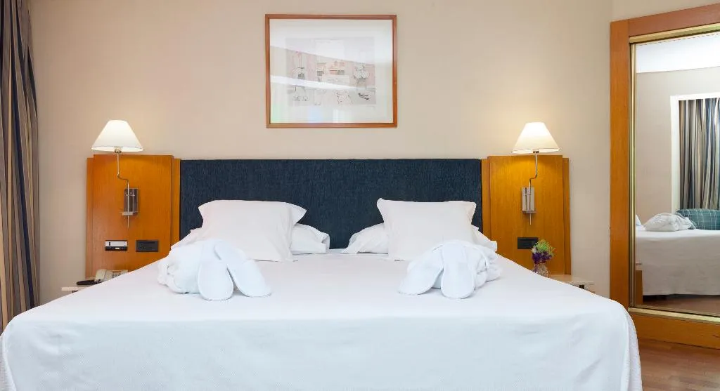 DOUBLE SUPERIOR Room, URH Ciutat de Mataró, Barcelona