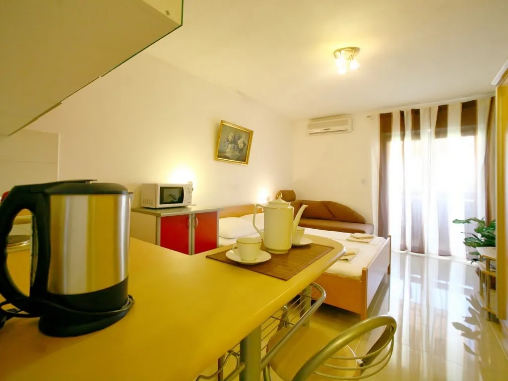 APARTMENT CAPACITY 3 Room, Studios Ruza, Split