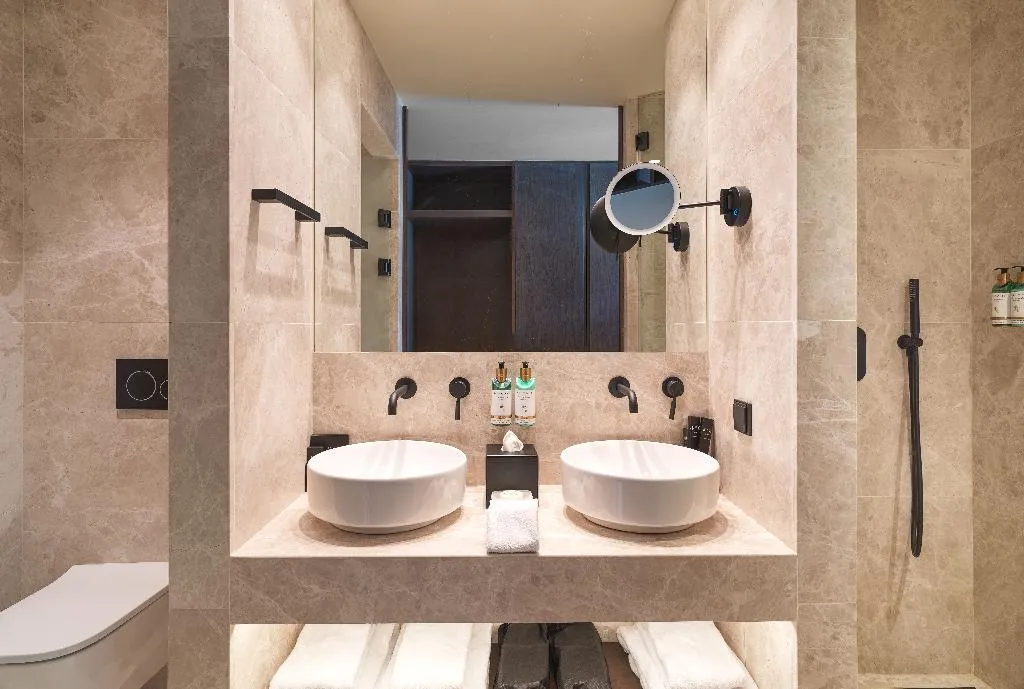 SUITE EXECUTIVE Room, NYX Esperia Palace Athens by Leonardo Hotels, Athens