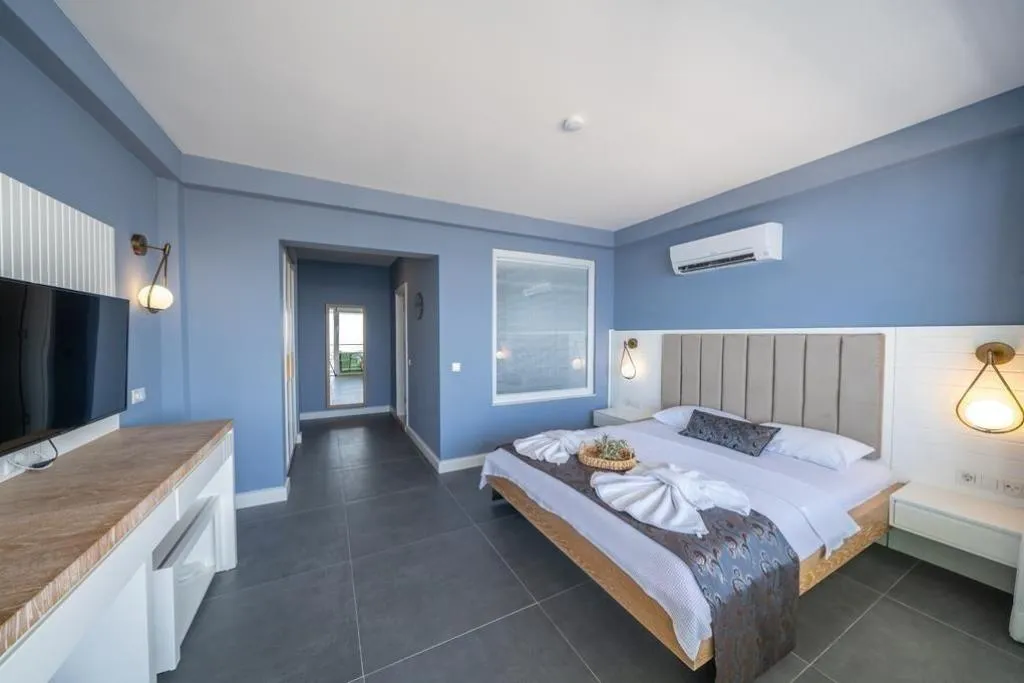 Room, Un Amor Hotel, Dalaman