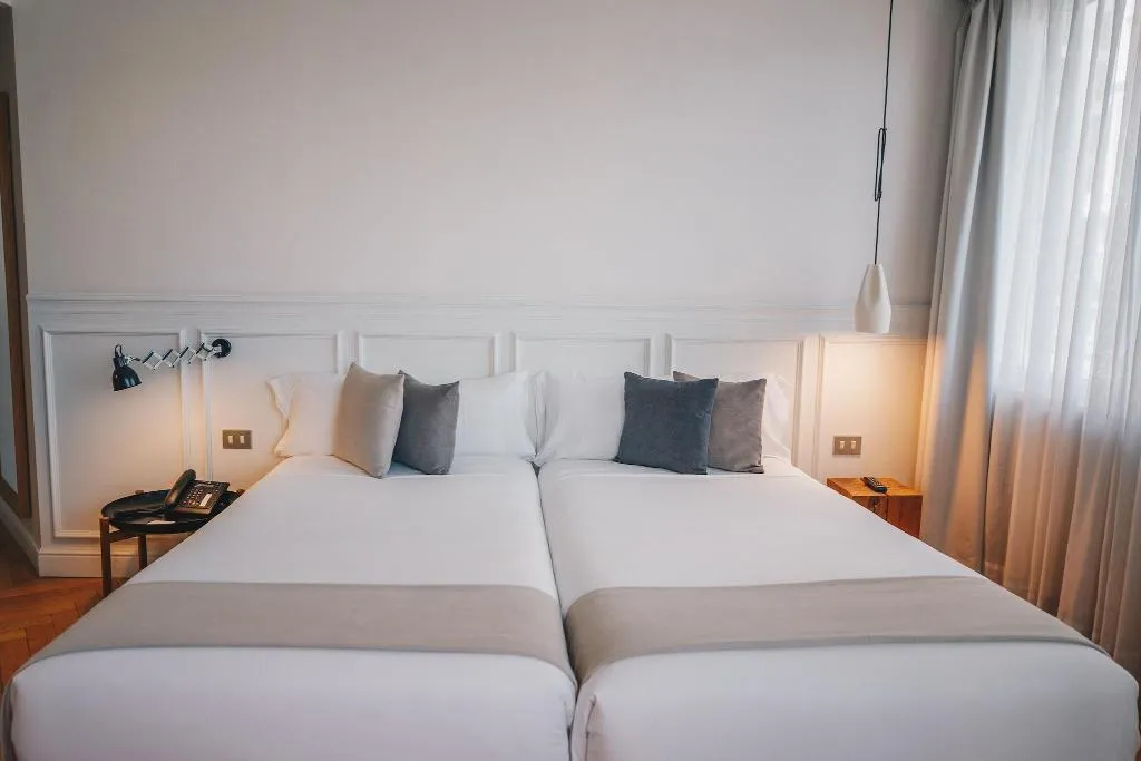 DOUBLE DELUXE CITY VIEW Room, Dear Hotel Madrid, Madrid