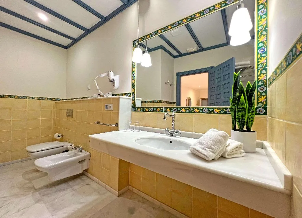 Room, Itaca Sevilla, Seville
