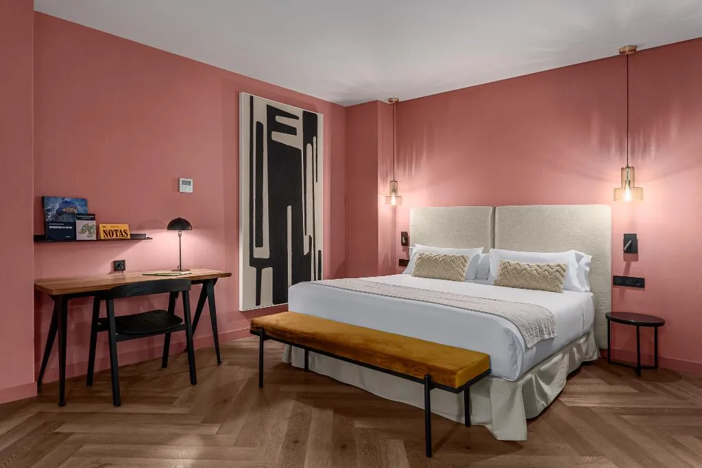 Room, Tribu Malasaña, Madrid