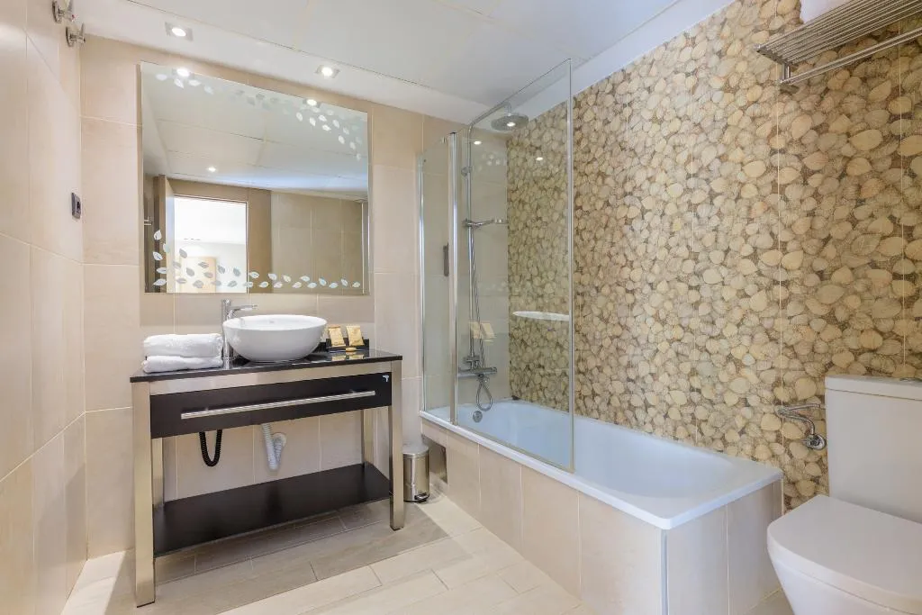 TRIPLE CAPACITY 1 Room, Suizo, Barcelona