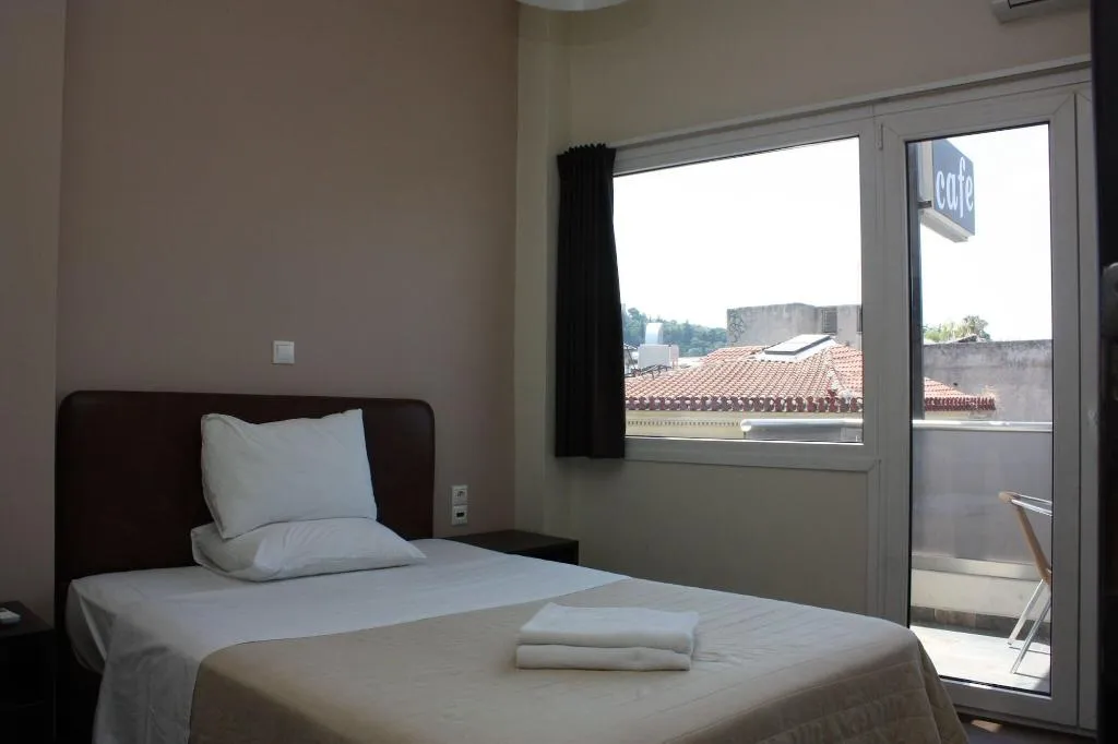Room, Pella Inn Hostel, Athens
