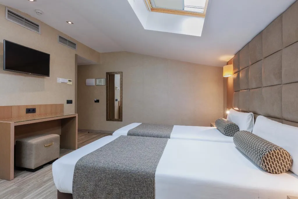 TRIPLE STANDARD Room, Suizo, Barcelona