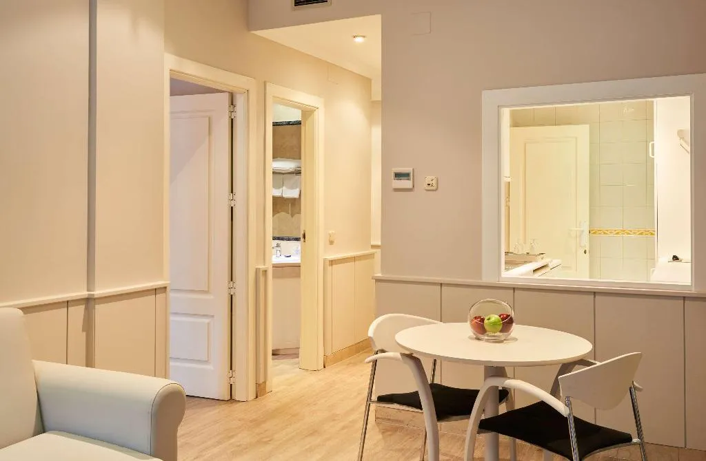 Room, Suites Barrio de Salamanca, Madrid