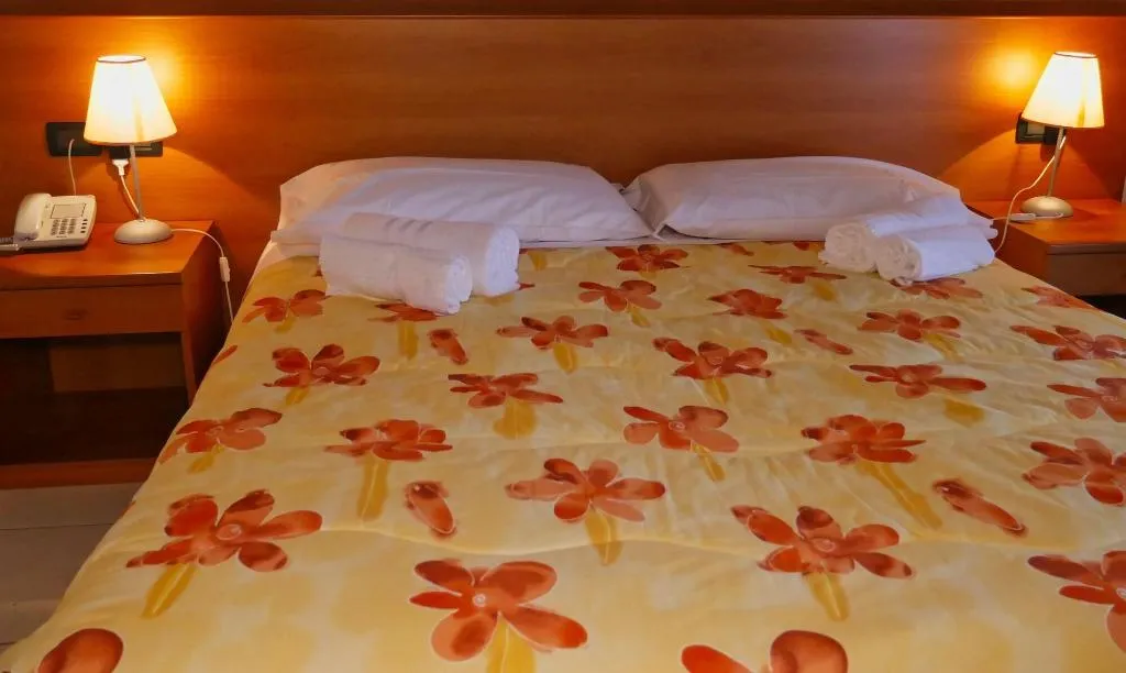 Room, Hotel Vajont, Venice