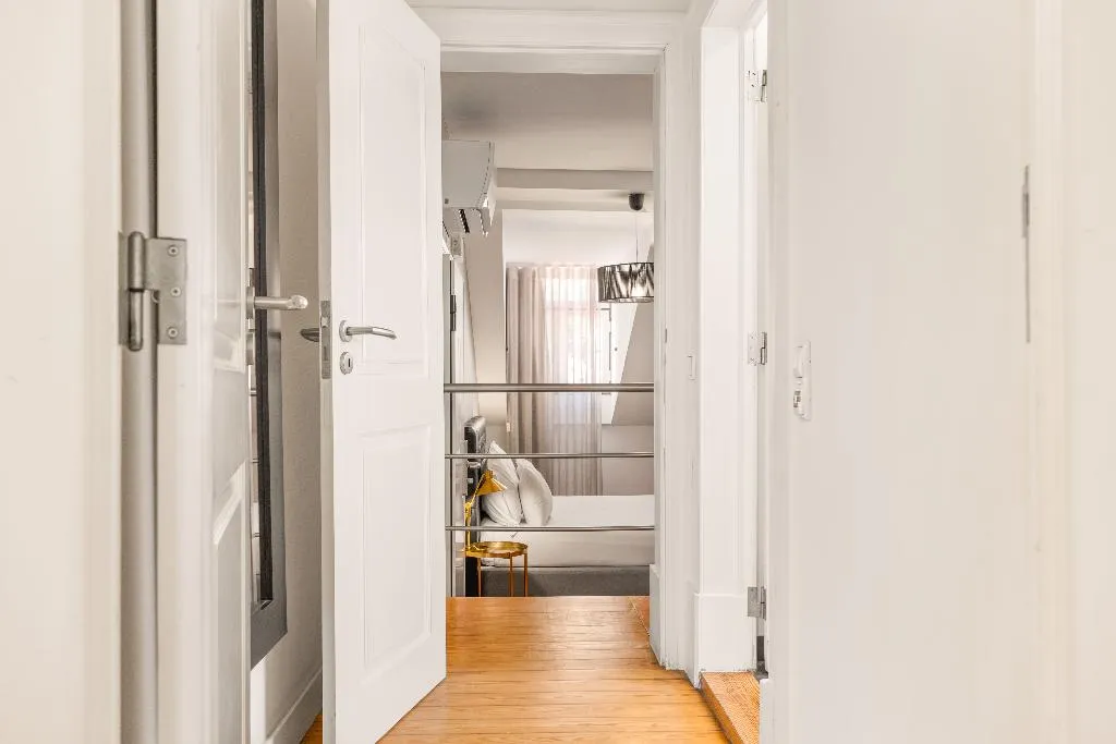 FAMILY ROOM DELUXE ONE BED Room, Casa do Bairro by Shiadu, Lisbon