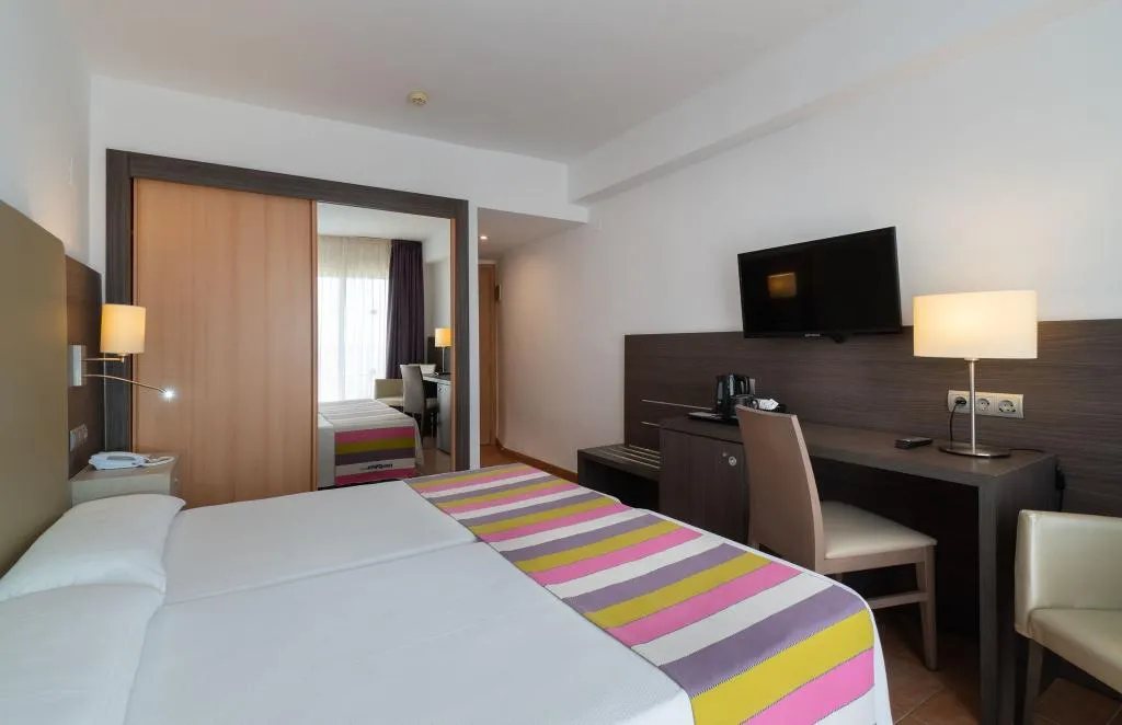 Double or Twin SIDE SEA VIEW Room, MedPlaya Hotel Alba Beach, Costa Del Sol