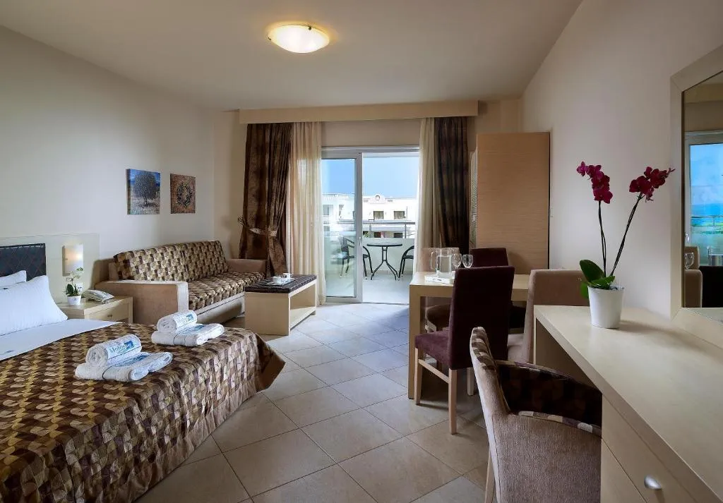 Double or Twin SEA VIEW Room, Molos Bay, Crete