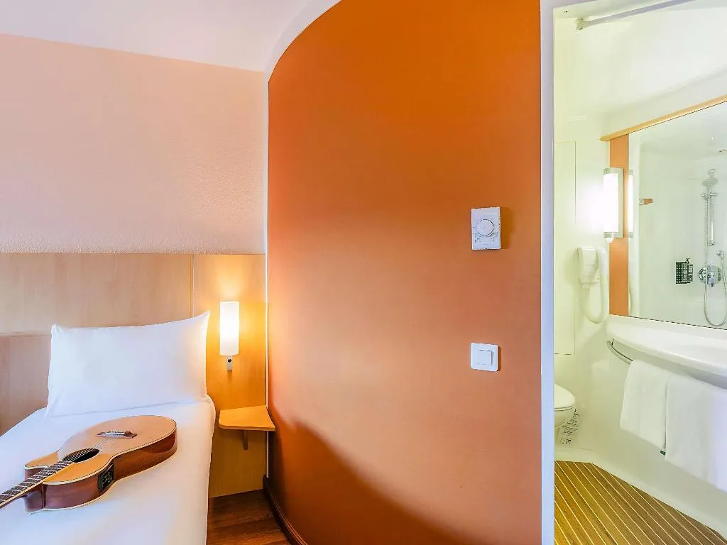 TWIN STANDARD Room, ibis Lisboa Sintra, Lisbon