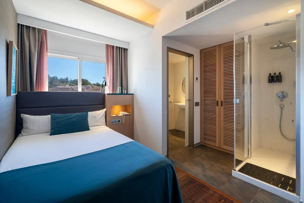SINGLE DELUXE Room, Ocean Drive Ibiza, Ibiza