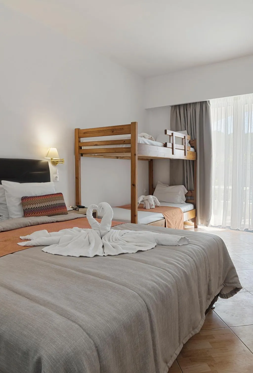 FAMILY ROOM GARDEN VIEW Room, Begeti Bay, Crete