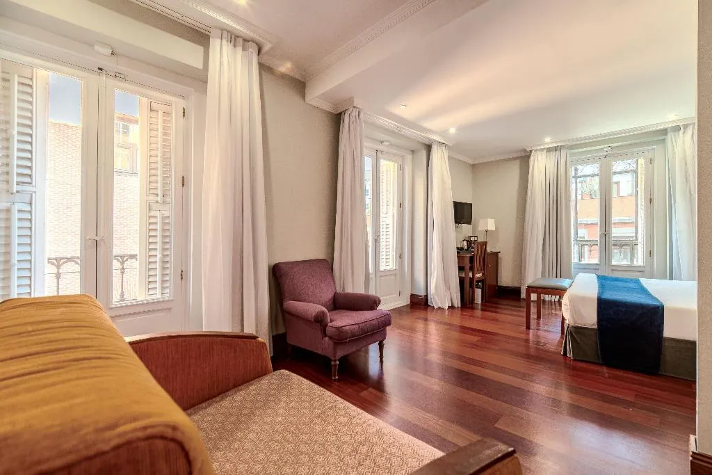 TRIPLE STANDARD Room, ITC Infantas by Soho Boutique, Madrid