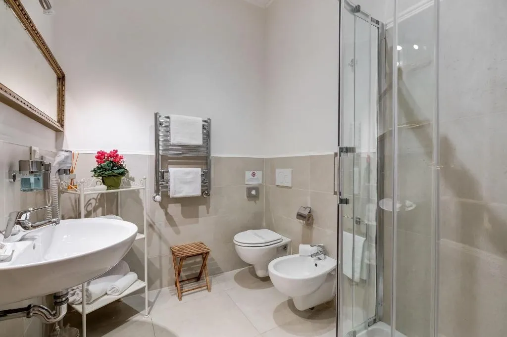 Room, Rome Charming Suites, Naples