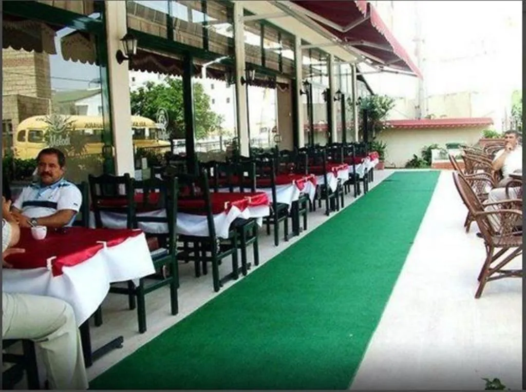 Restaurant, Melodi, Dalaman