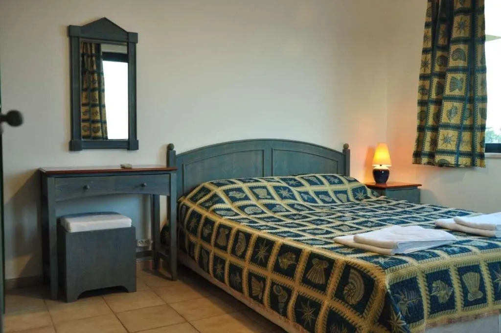 Room, Palm Court Suites, Izmir