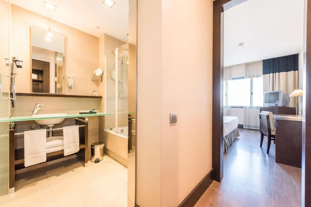 DOUBLE STANDARD Room, Mercader, Madrid