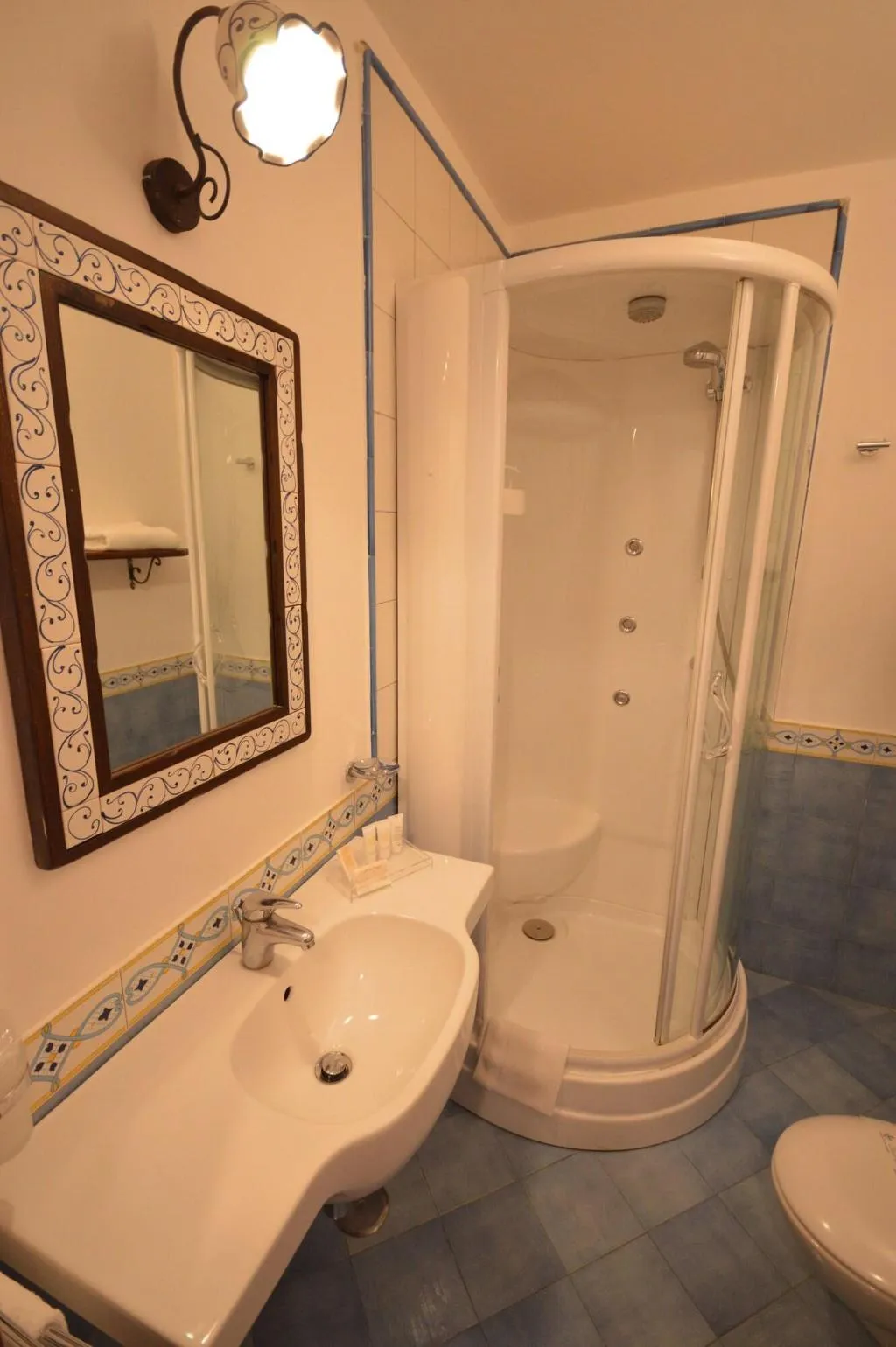 Room, B&B Palazzo Pisani, Naples