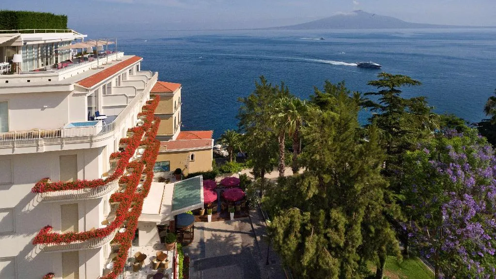 General view, Continental, Naples