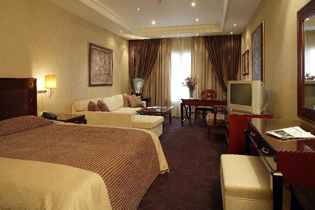 SUITE CAPACITY 1 ONE BEDROOM Room, Theoxenia House, Athens