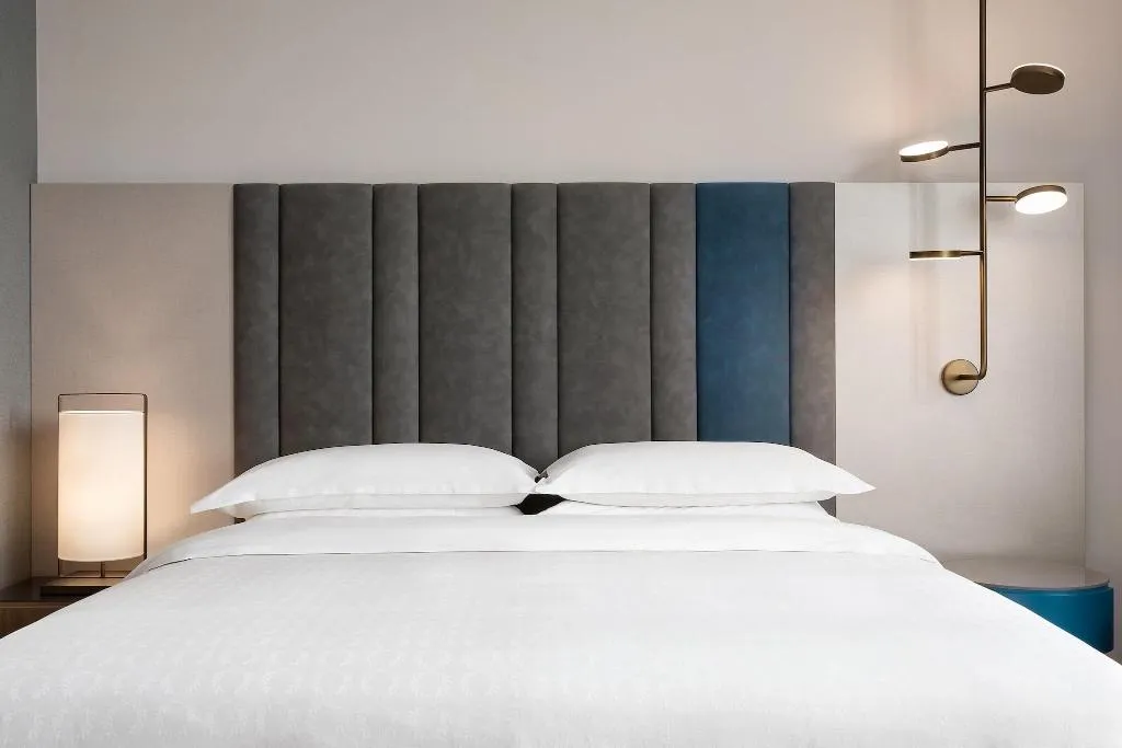 DOUBLE SUPERIOR KING BED Room, Sheraton Milan San Siro, Milan