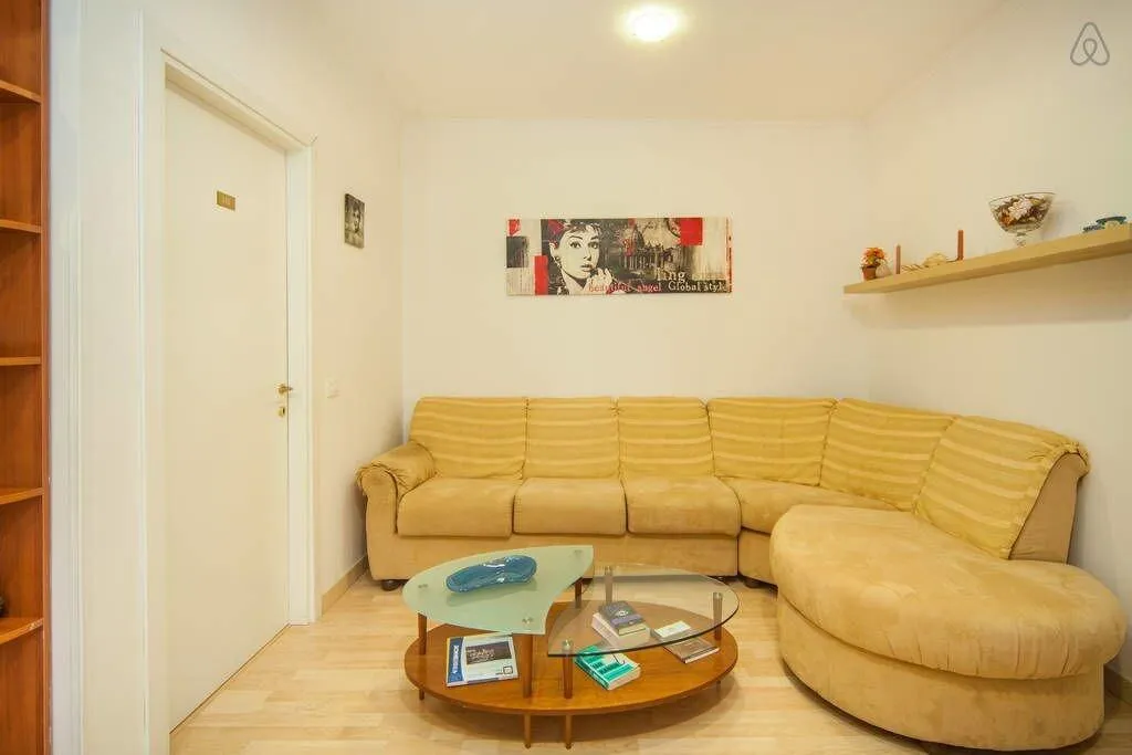 Room, Villa De Angelis, Naples